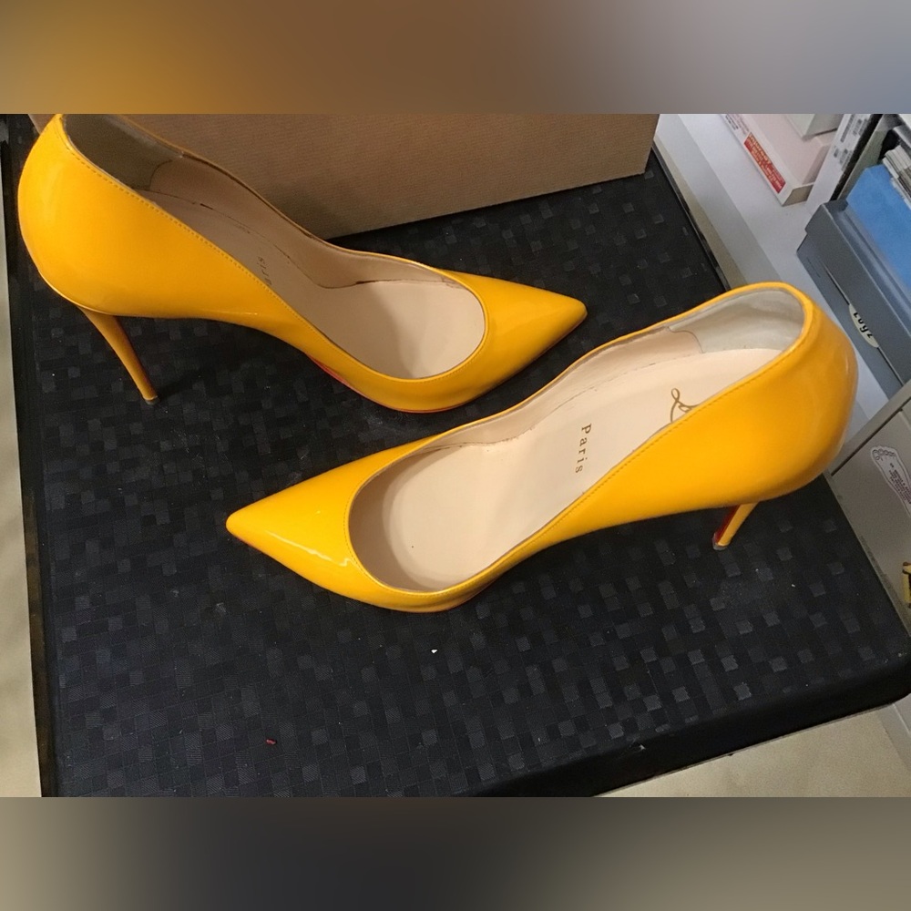 Christian Louboutin Yellow Pigalle Size 9.5 - Picture 10 of 11
